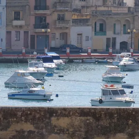 Birzebbugia Seaview - 100m From & Promenade Apartment